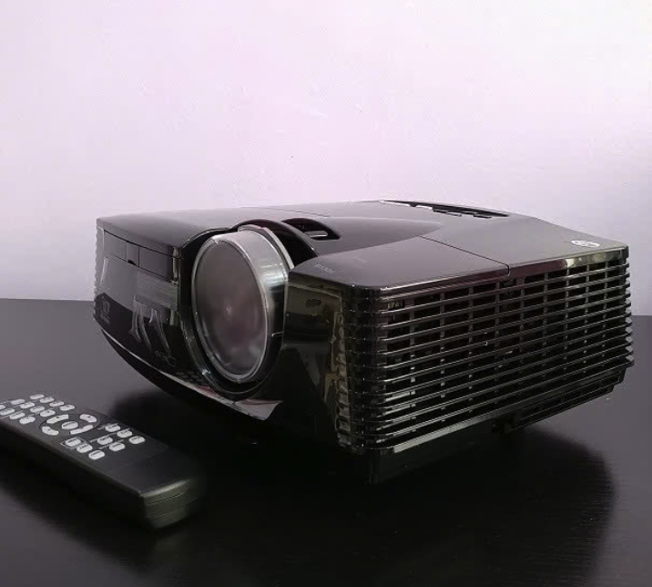 Videoprosjektor Mitsubishi HC400 - DLP HD